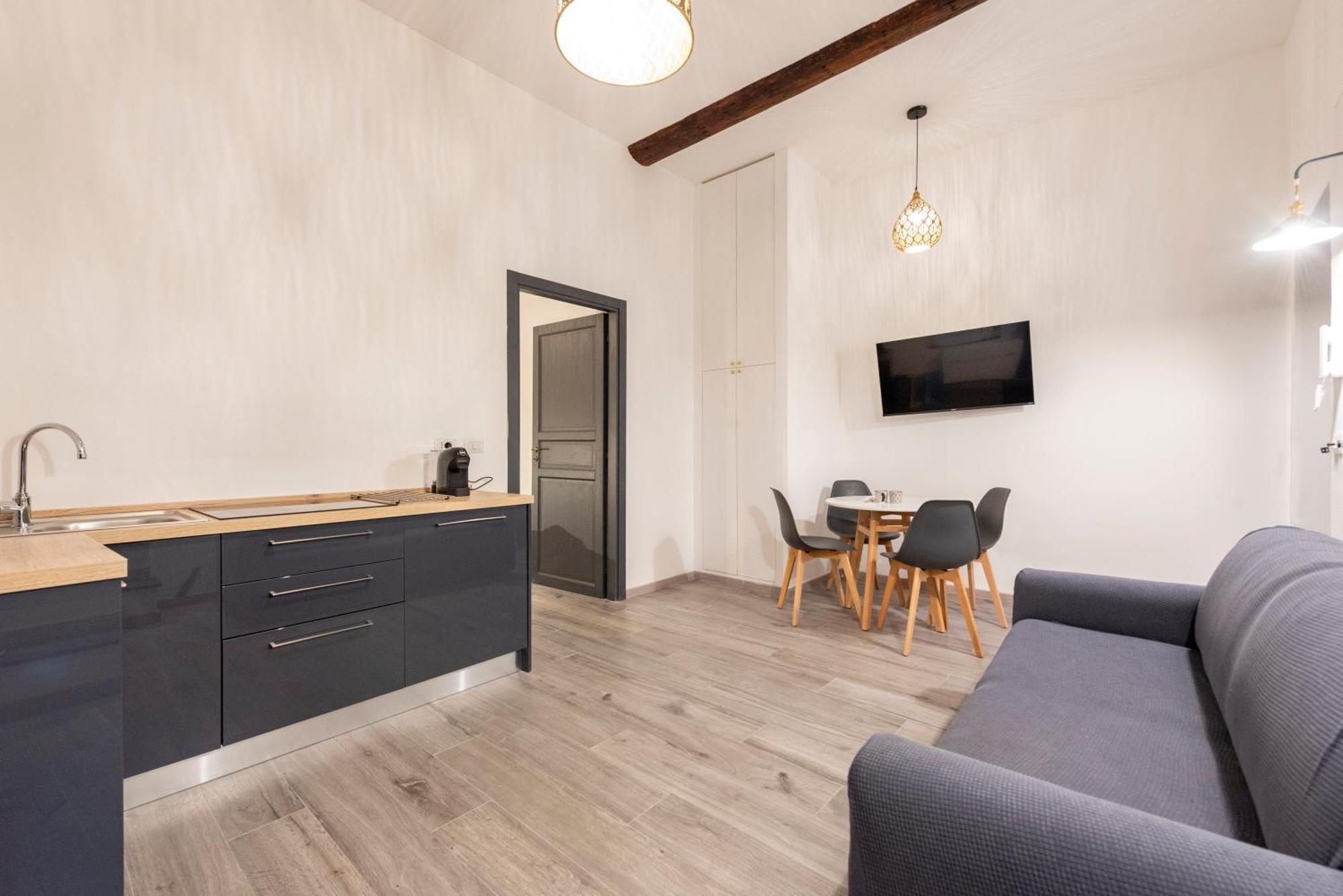 Castelli'S Apartments Campo 10 Genoa Bagian luar foto